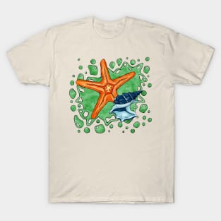 Bright star fish and shell, summer beach T-Shirt